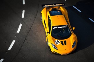 2013-McLaren-GT-12C-GT3-Top-Profile